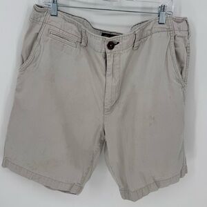 American Eagle Men's Khaki Classic Chino Shorts